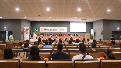 Sesión sobre Emprendimiento e Innovación